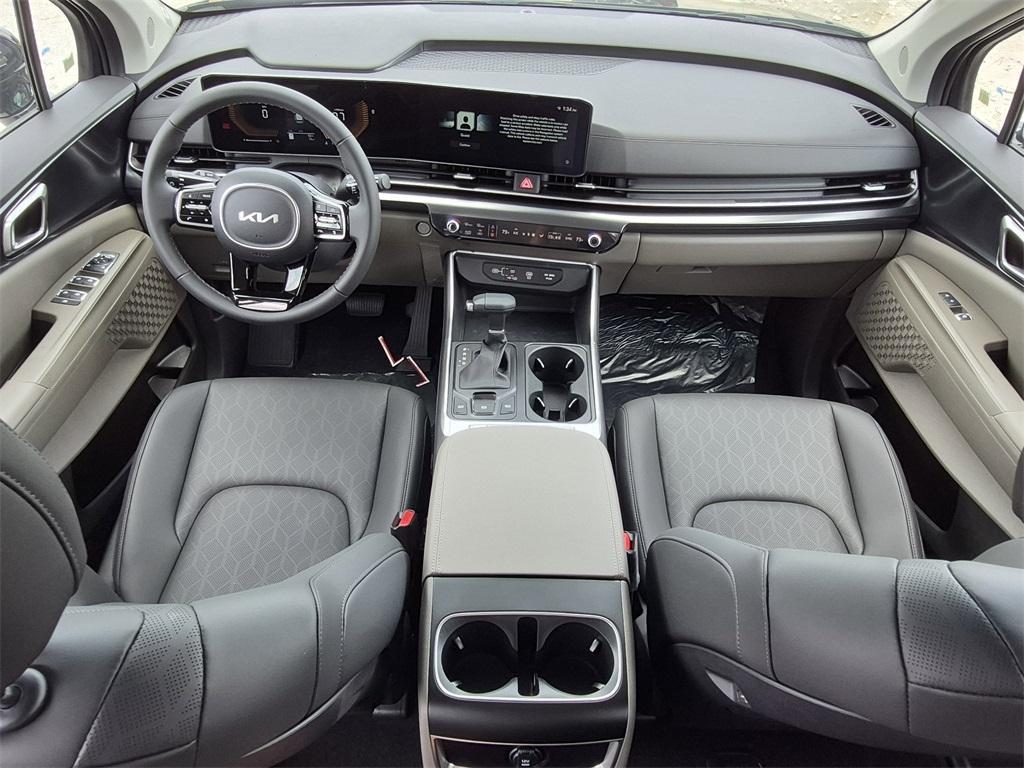 new 2025 Kia Carnival car, priced at $40,500