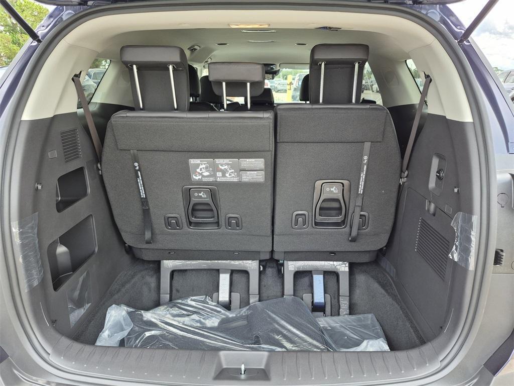 new 2025 Kia Carnival car, priced at $40,500