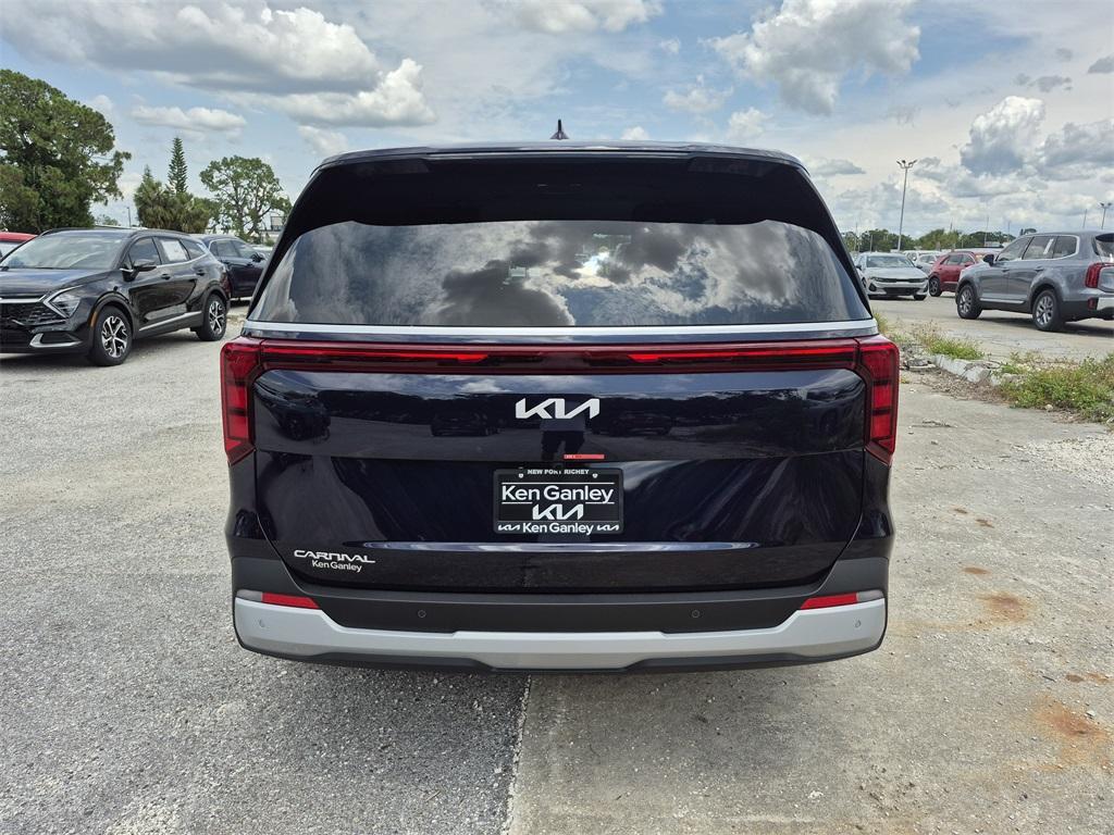 new 2025 Kia Carnival car, priced at $40,500