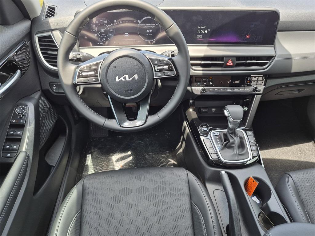 new 2025 Kia Seltos car, priced at $30,355