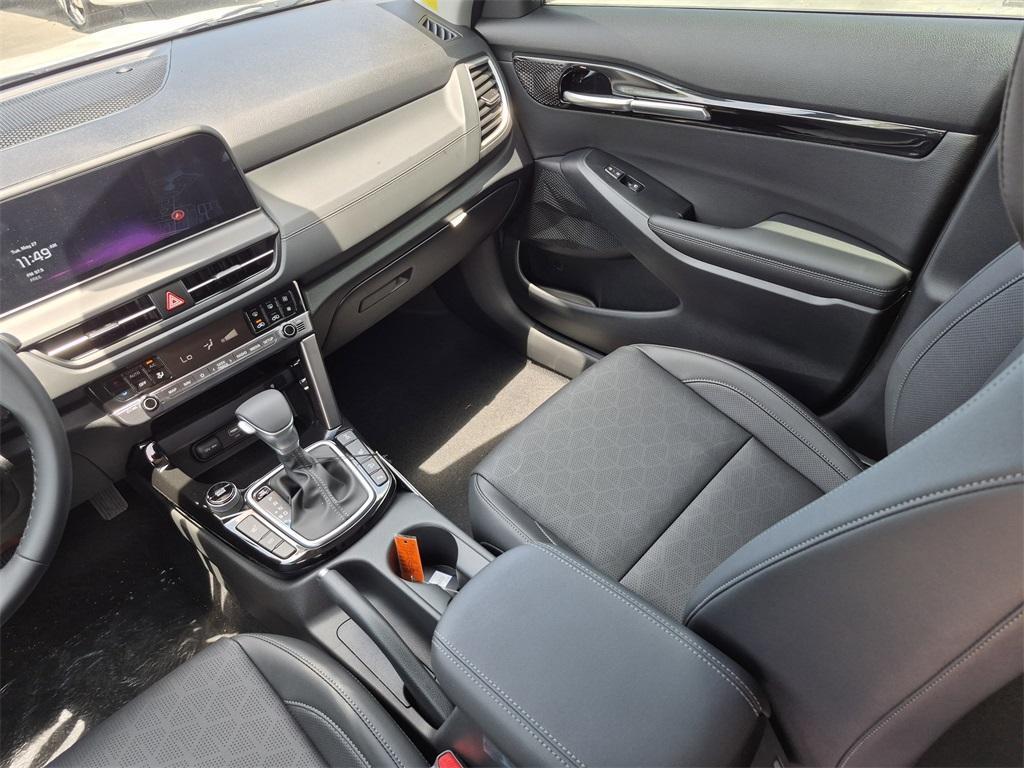 new 2025 Kia Seltos car, priced at $30,355