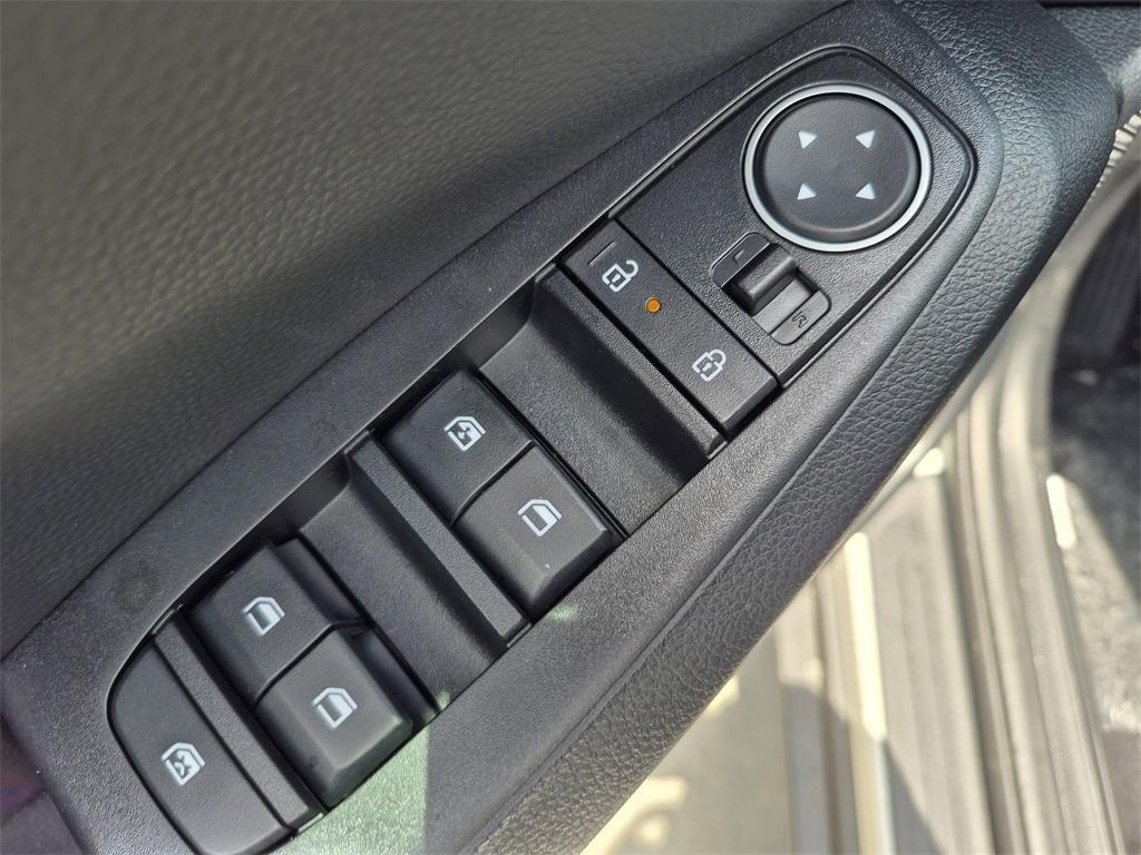 new 2025 Kia Seltos car, priced at $30,355