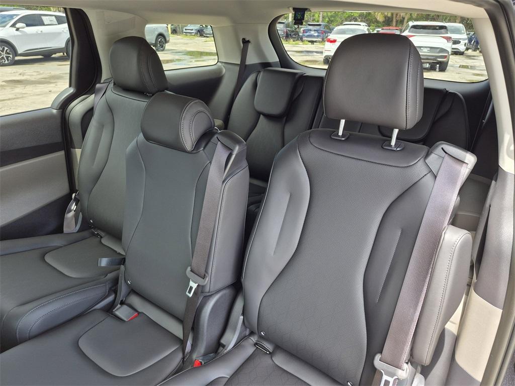 new 2025 Kia Carnival car, priced at $36,940