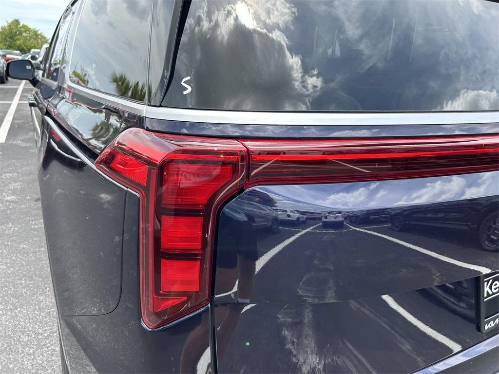 new 2025 Kia Carnival car, priced at $42,200