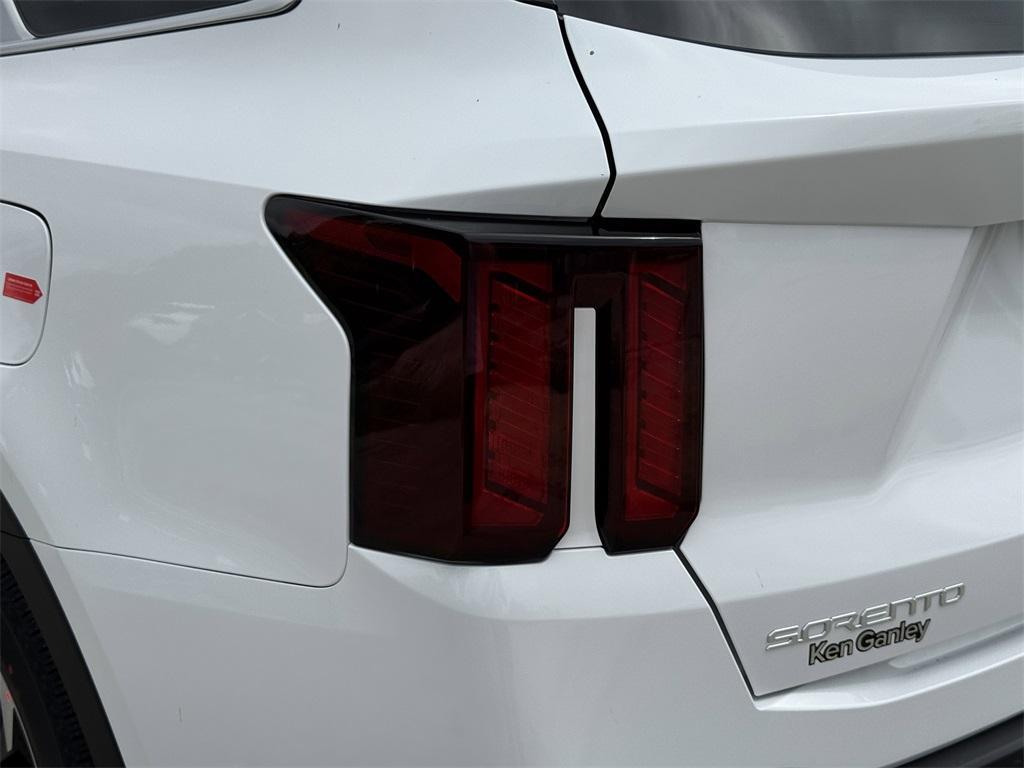 new 2026 Kia Sorento car, priced at $38,529