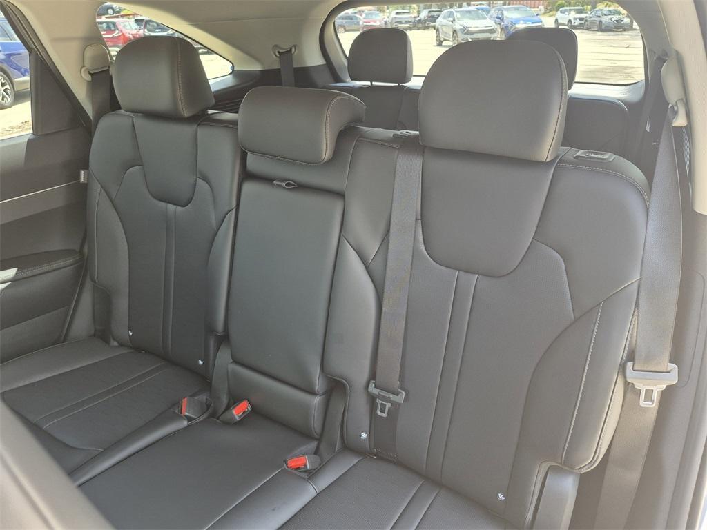 new 2025 Kia Sorento car, priced at $35,525