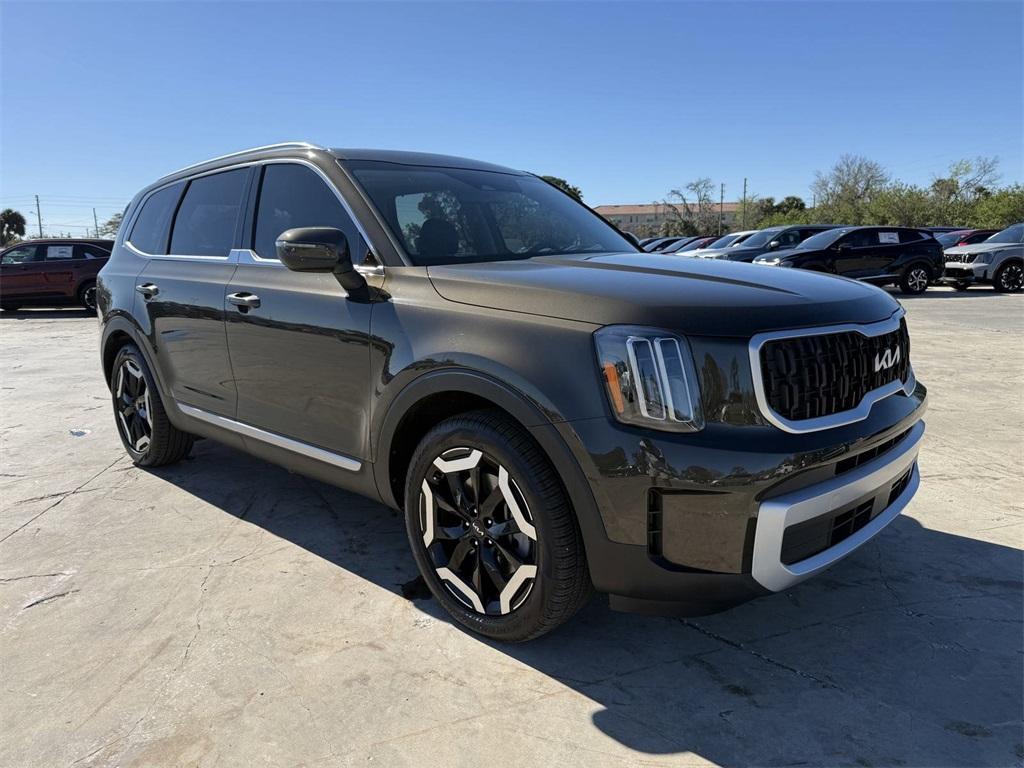 used 2024 Kia Telluride car, priced at $37,302