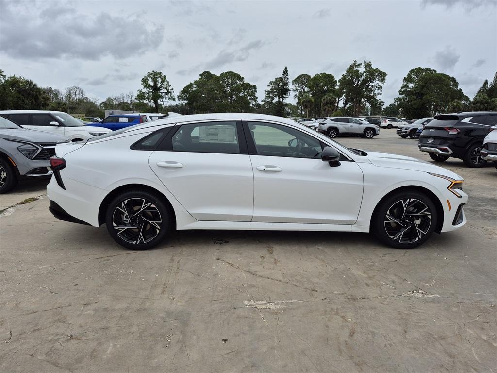 new 2025 Kia K5 car, priced at $29,510