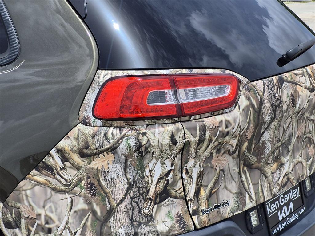 used 2016 Jeep Cherokee car, priced at $9,992