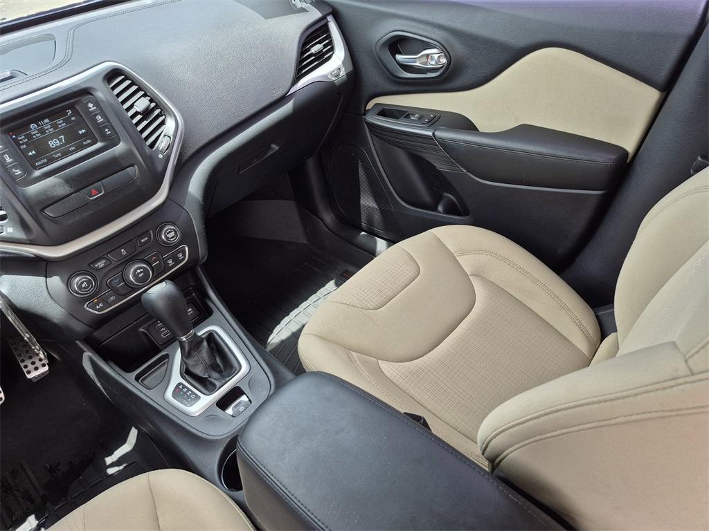 used 2016 Jeep Cherokee car, priced at $9,992