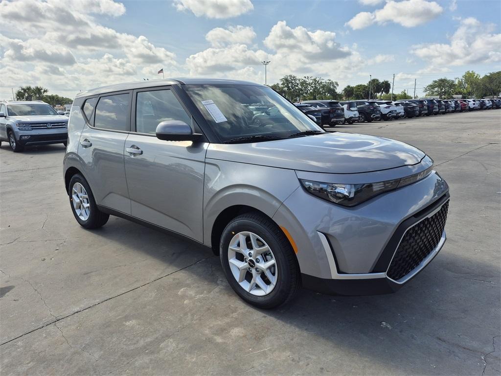 new 2025 Kia Soul car, priced at $19,889