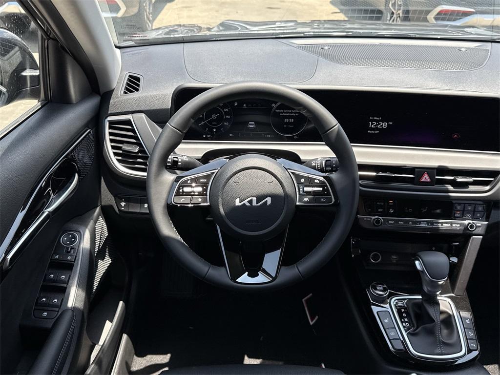 new 2025 Kia Seltos car, priced at $26,335