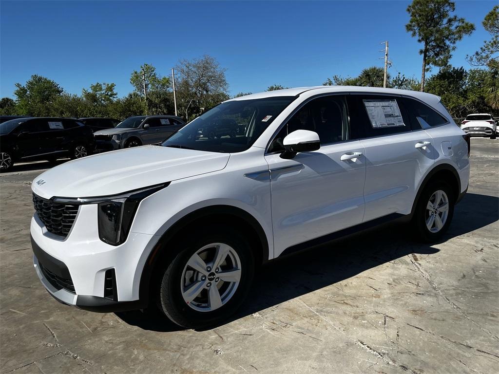 new 2025 Kia Sorento car, priced at $32,125