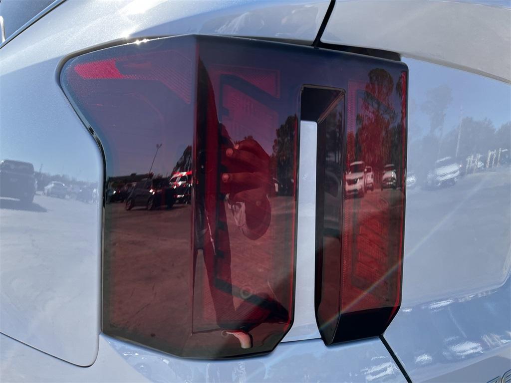 new 2025 Kia Sorento car, priced at $32,125