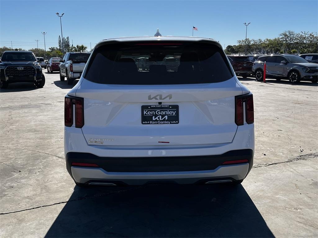new 2025 Kia Sorento car, priced at $32,125