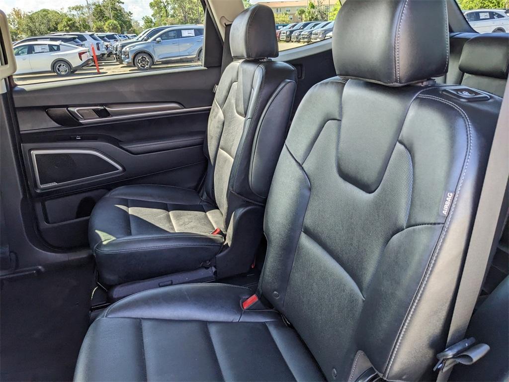 used 2023 Kia Telluride car, priced at $32,412
