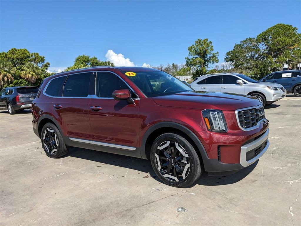 used 2023 Kia Telluride car, priced at $32,412