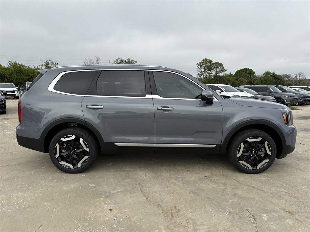 new 2025 Kia Telluride car, priced at $38,155