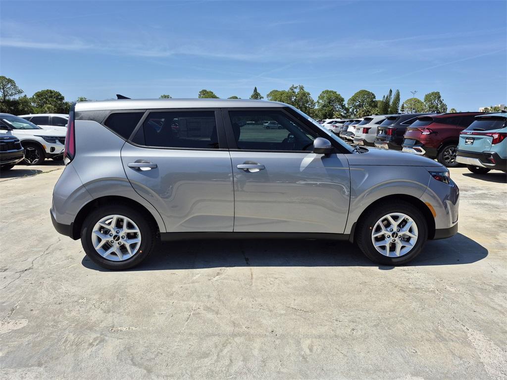 new 2025 Kia Soul car, priced at $22,395