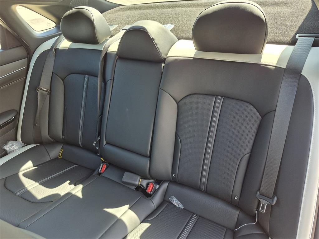 new 2025 Kia K5 car, priced at $25,592