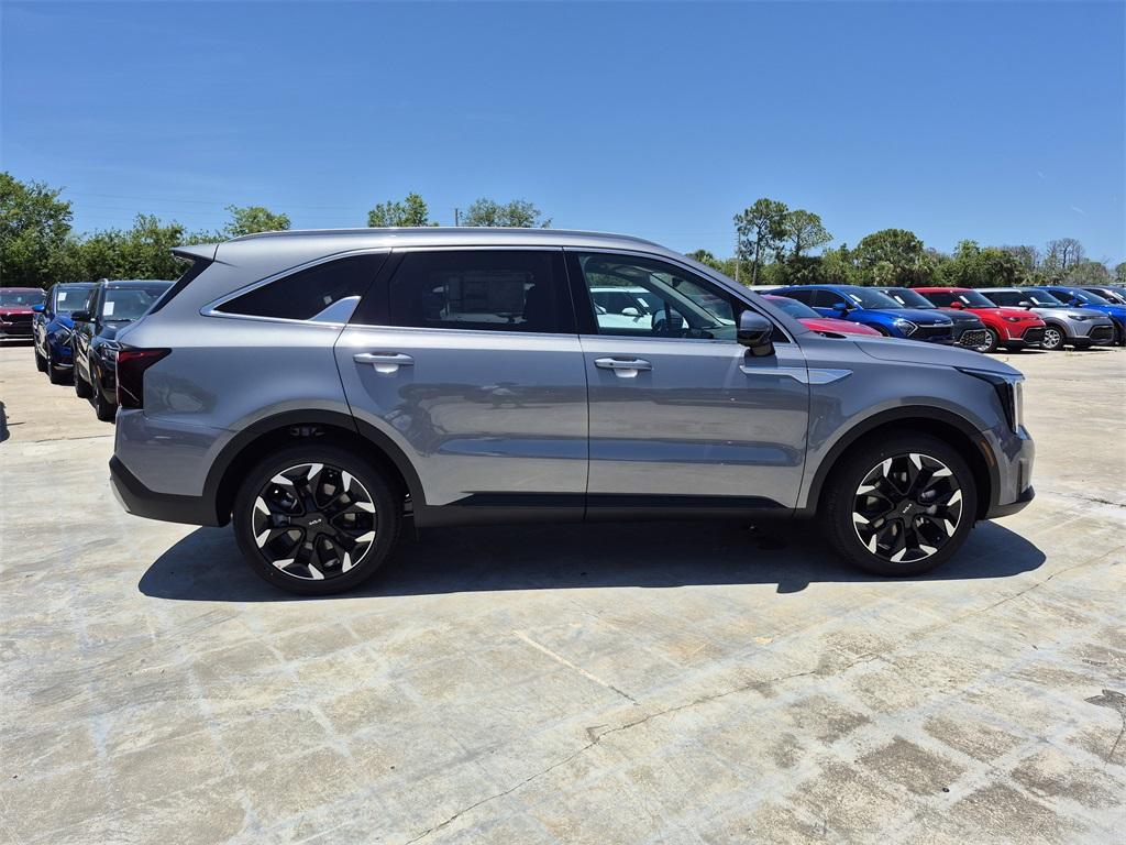 new 2025 Kia Sorento car, priced at $33,608