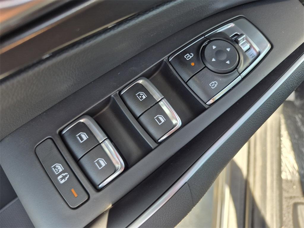 new 2025 Kia Sorento car, priced at $33,608