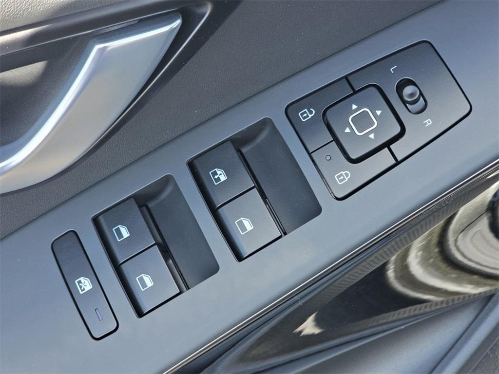 new 2025 Kia Niro car, priced at $30,340
