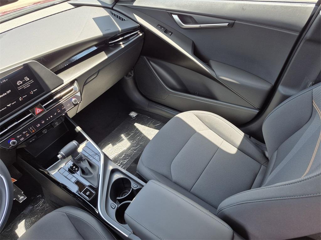 new 2025 Kia Niro car, priced at $27,935