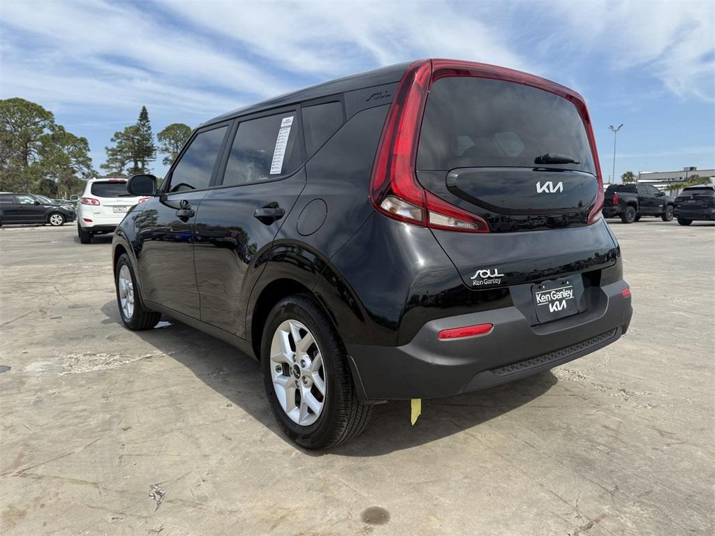 used 2022 Kia Soul car, priced at $17,991