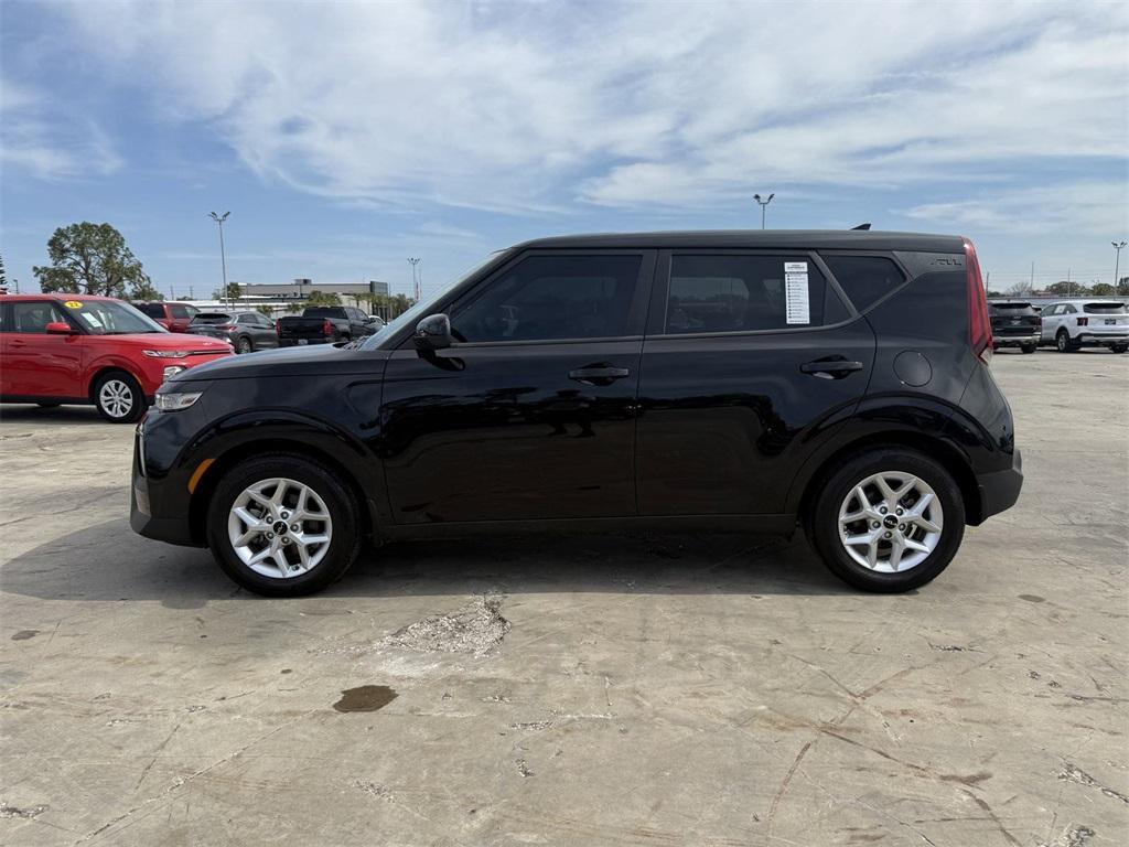 used 2022 Kia Soul car, priced at $17,991