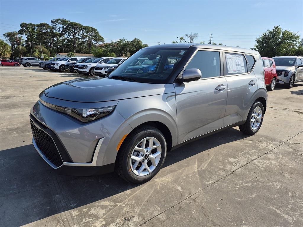new 2025 Kia Soul car, priced at $22,260