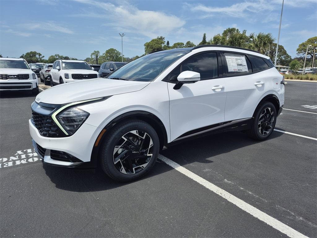 new 2025 Kia Sportage car, priced at $35,205