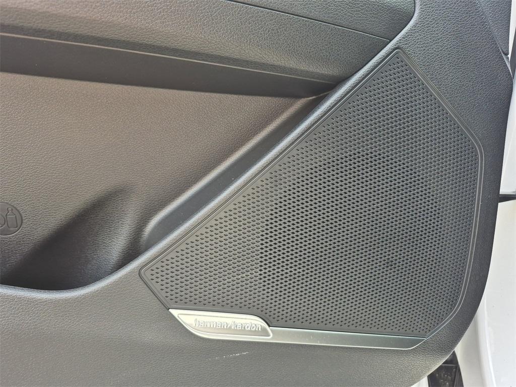 new 2025 Kia Sportage car, priced at $35,205