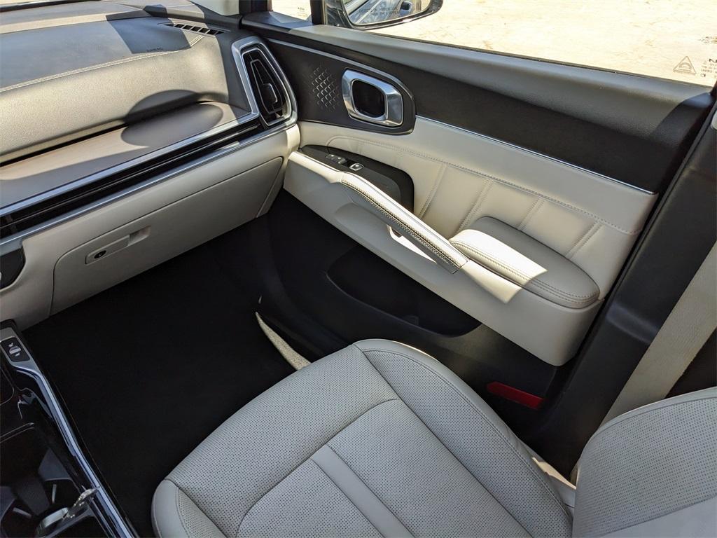 used 2024 Kia Sorento car, priced at $33,653