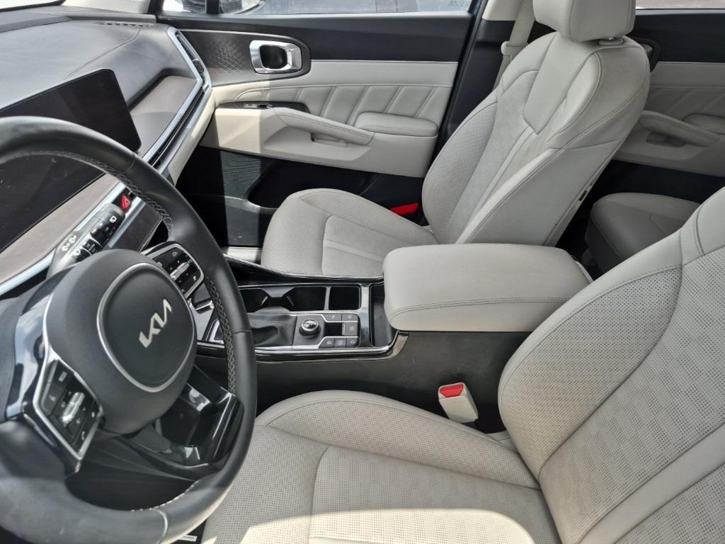 used 2024 Kia Sorento car, priced at $35,261