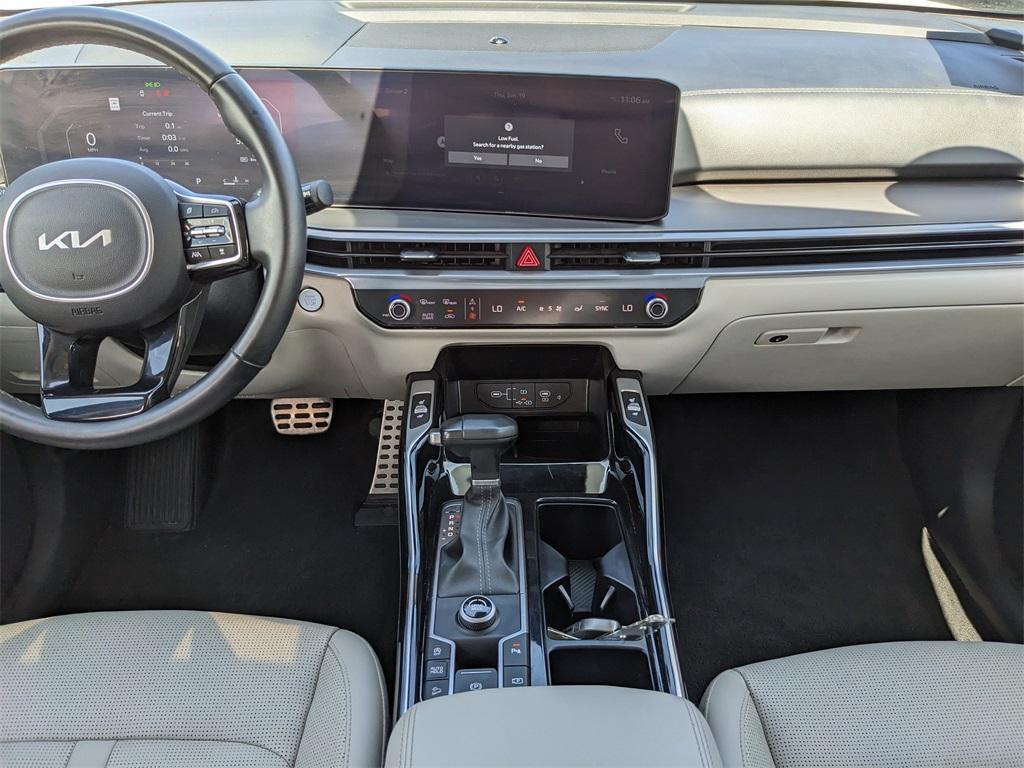 used 2024 Kia Sorento car, priced at $33,653