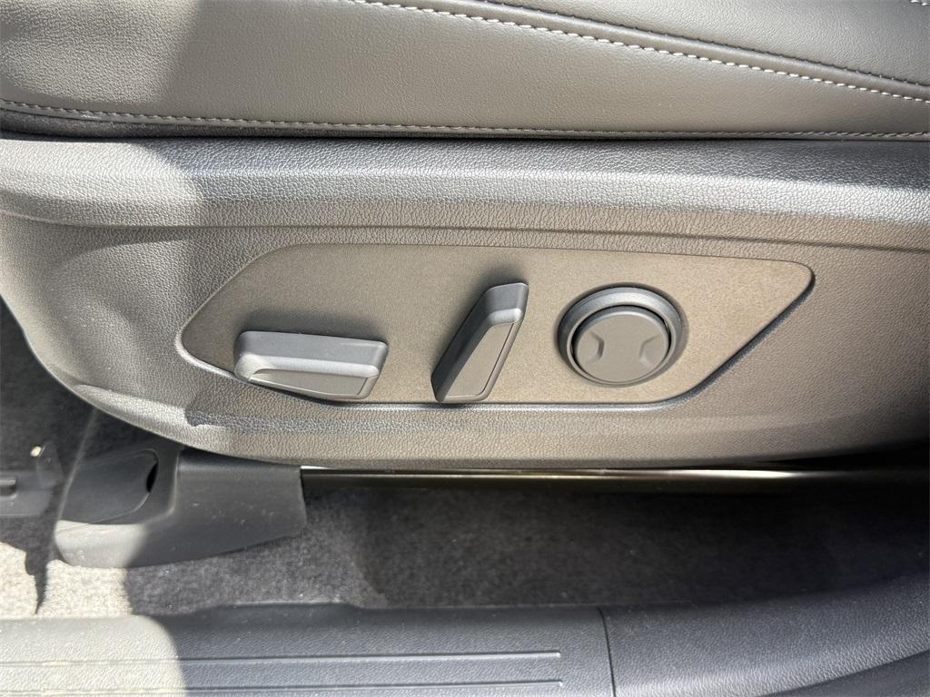 new 2026 Kia Sorento car, priced at $35,264