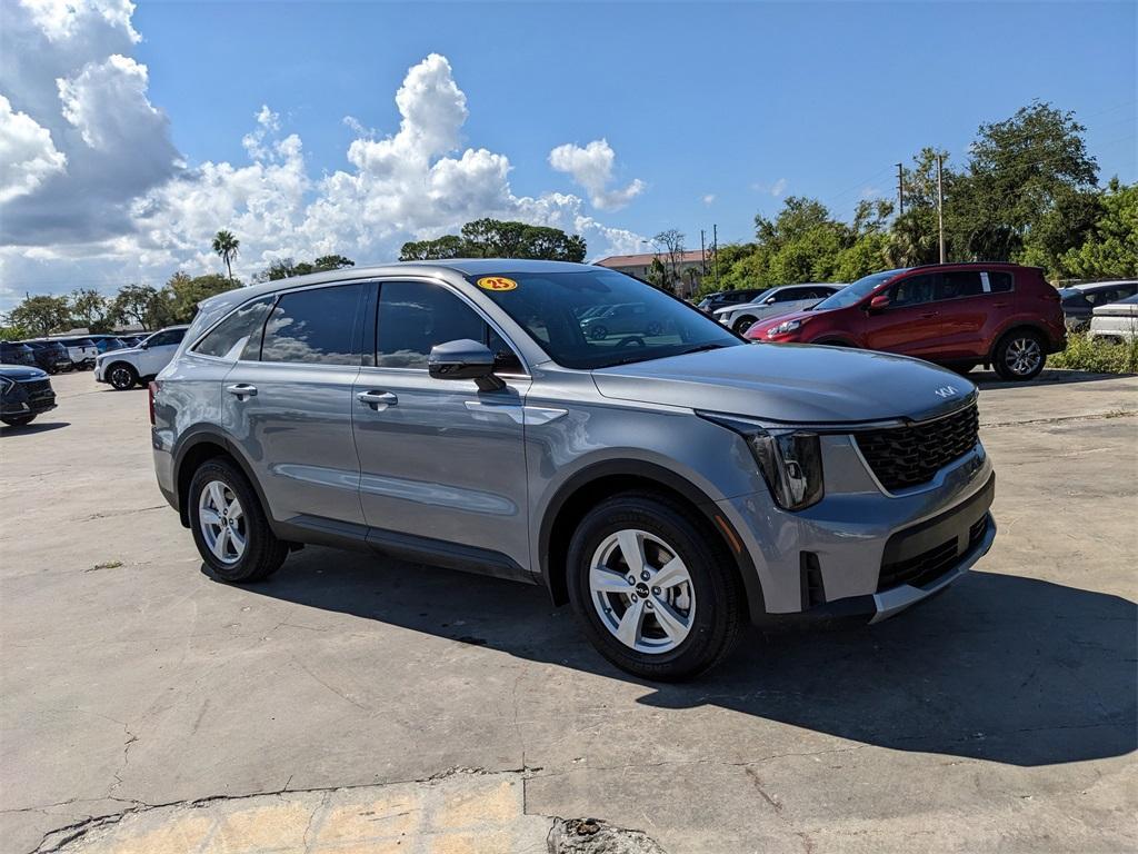 used 2025 Kia Sorento car, priced at $27,201