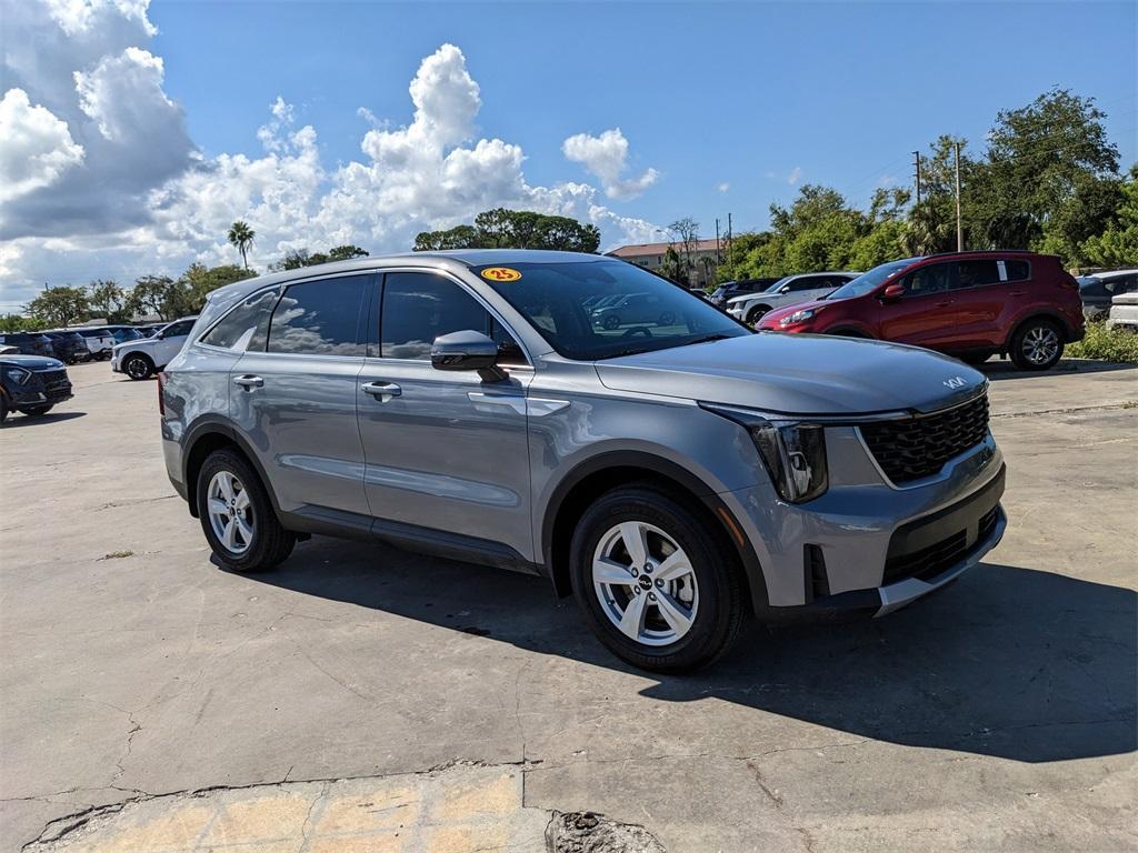 used 2025 Kia Sorento car, priced at $27,201