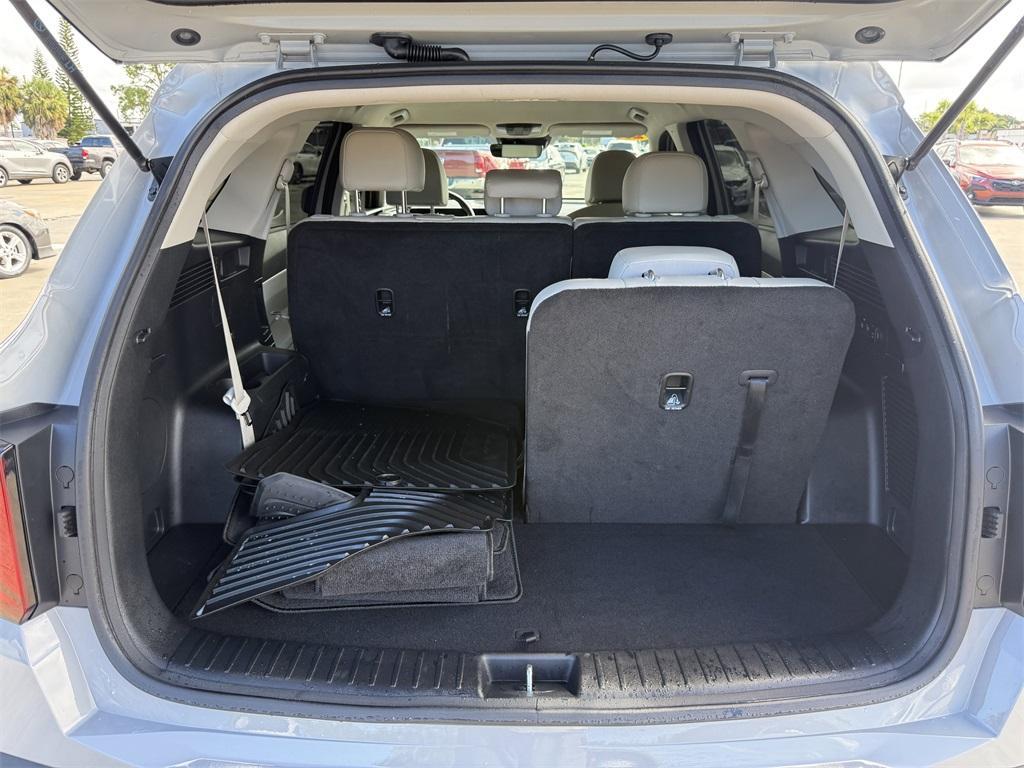 used 2025 Kia Sorento car, priced at $28,301