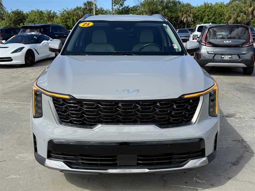 used 2025 Kia Sorento car, priced at $28,301
