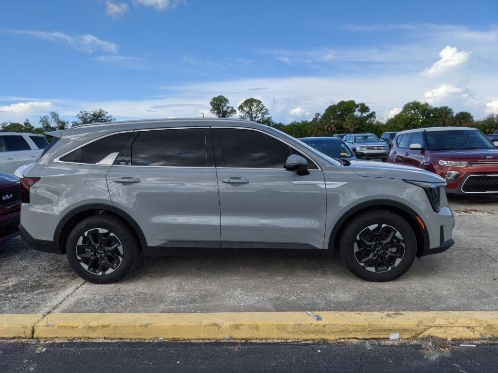 used 2025 Kia Sorento car, priced at $28,711