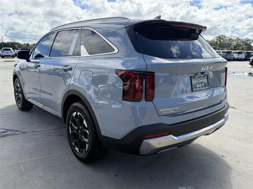 used 2025 Kia Sorento car, priced at $28,301