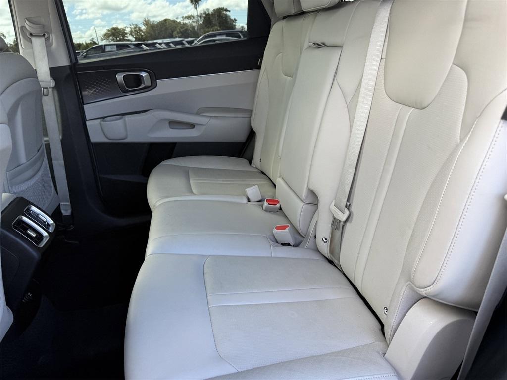 used 2025 Kia Sorento car, priced at $28,301