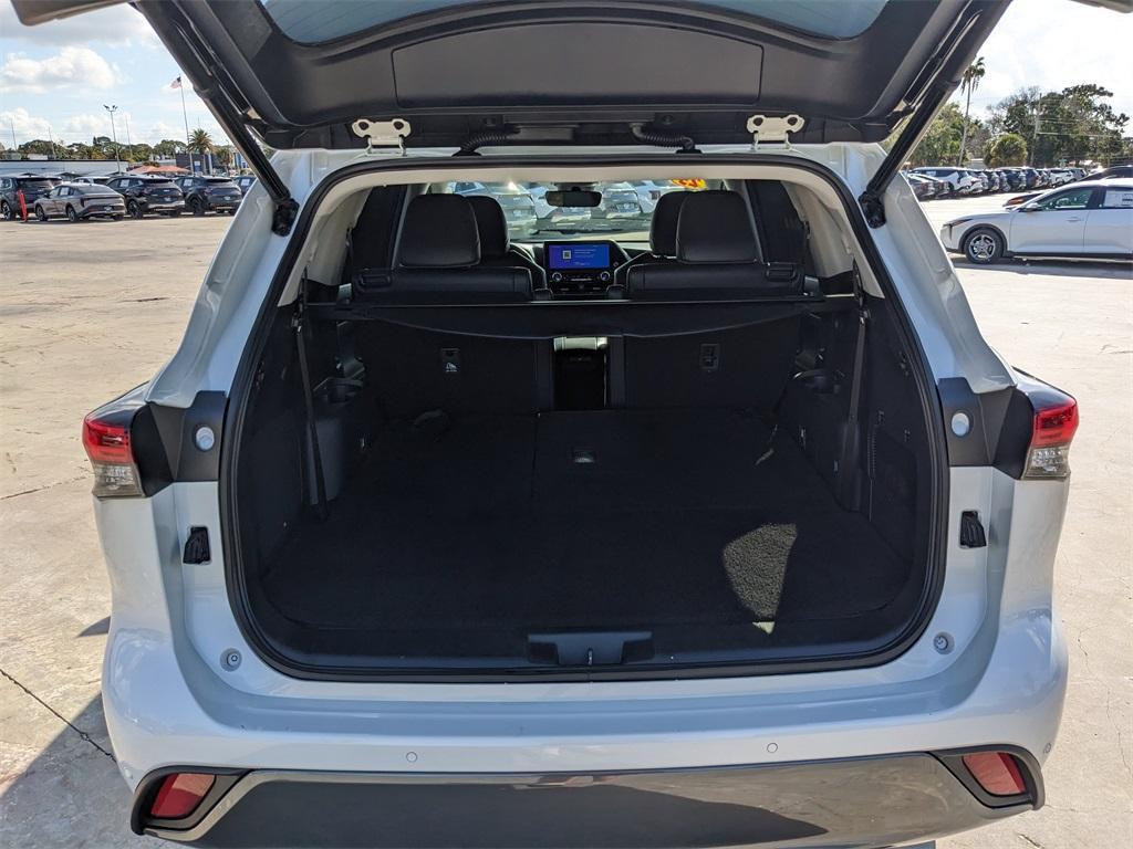 used 2023 Toyota Highlander car, priced at $32,482