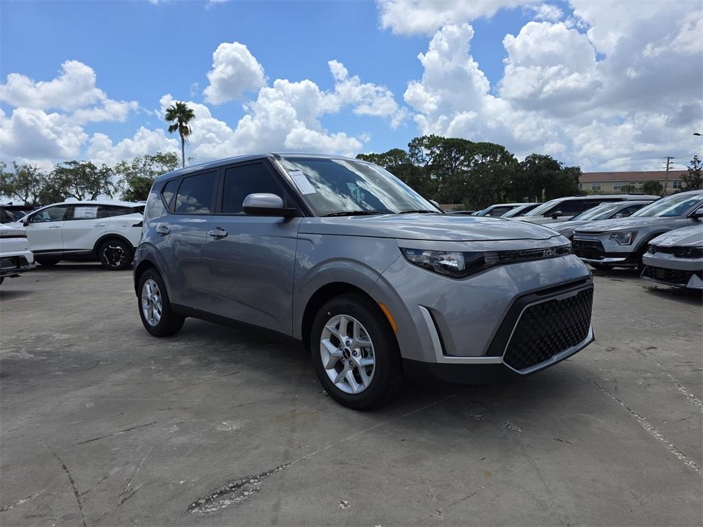 new 2025 Kia Soul car, priced at $22,060