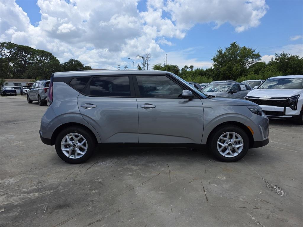 new 2025 Kia Soul car, priced at $22,060