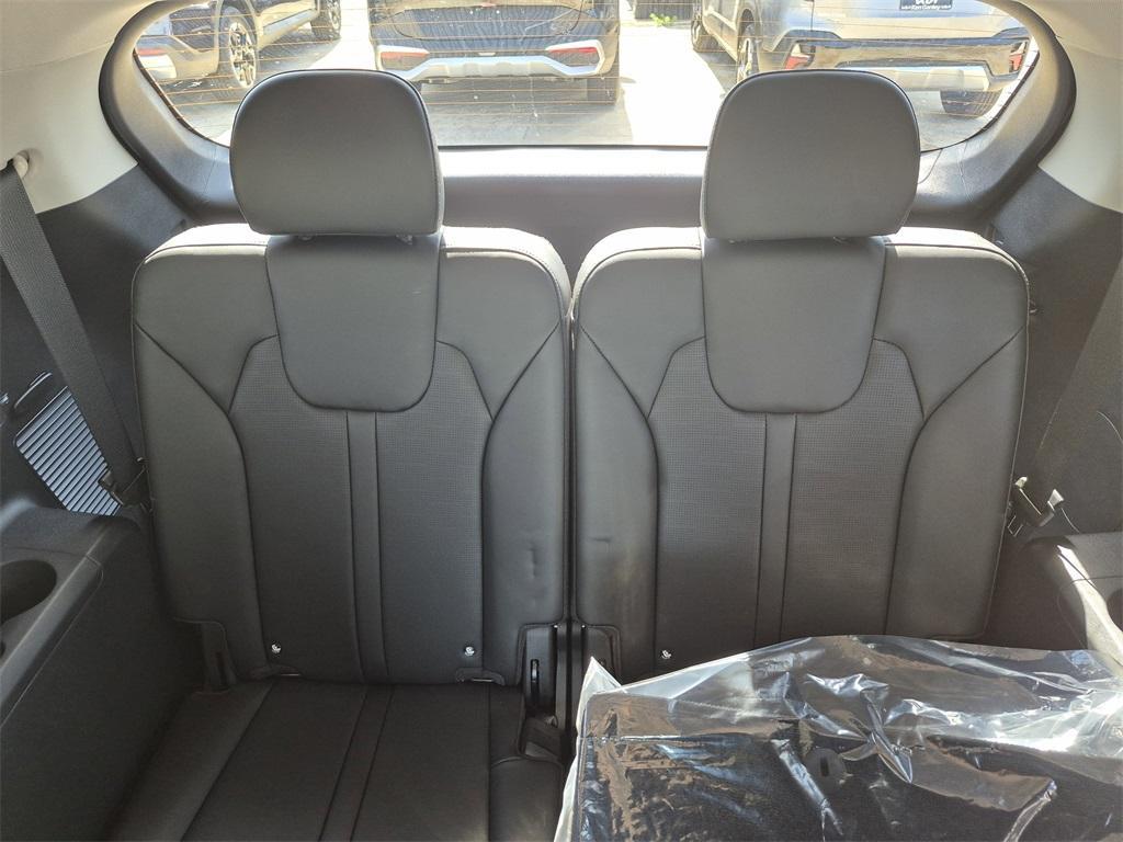 new 2025 Kia Sorento car, priced at $37,225