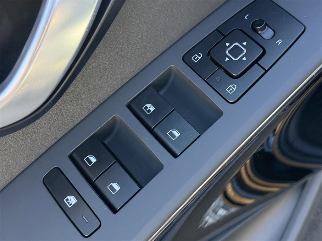 new 2025 Kia Niro car, priced at $30,735