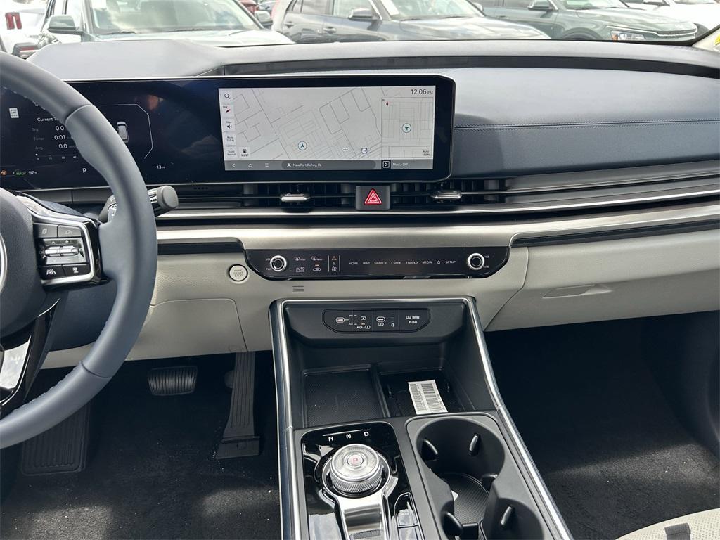 new 2026 Kia Carnival car, priced at $55,285